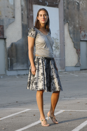rock grey rose